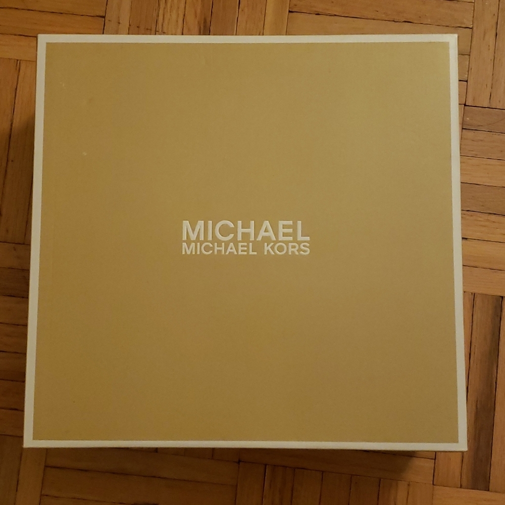 Michael Kors sandal - Picture 8 of 8